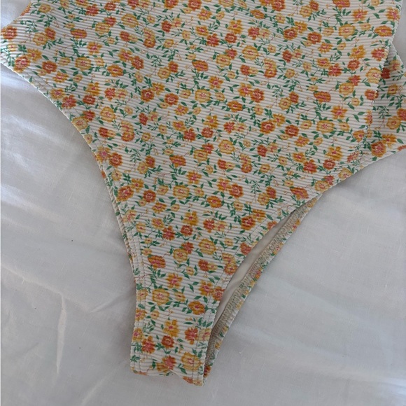 Billabong Ain’t She Sweet Bathing Suit Ditsy Floral - Picture 9 of 11